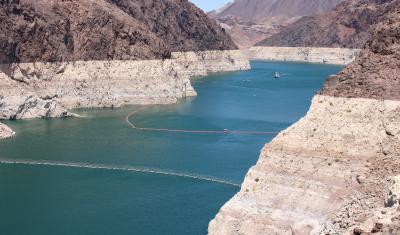 Lake Mead in June 2022 showing a pronounced "bath tub ring"