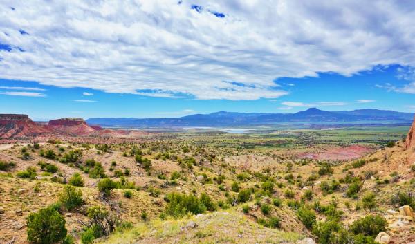 Abiquiu, NM by Joonyeop Baek (unsplash.com)